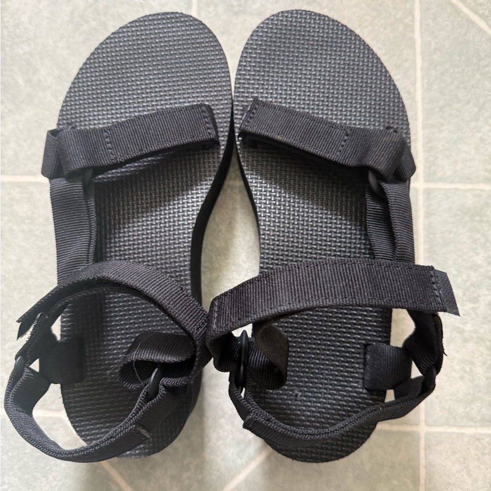 Teva Flatform Universal platform Sandals size 7